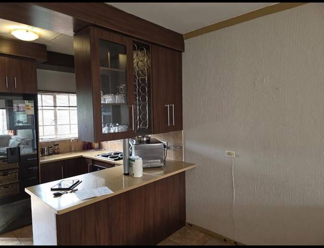 2 BEDROOM TOWNHOUSE FOR SALE IN MONTANA PARK